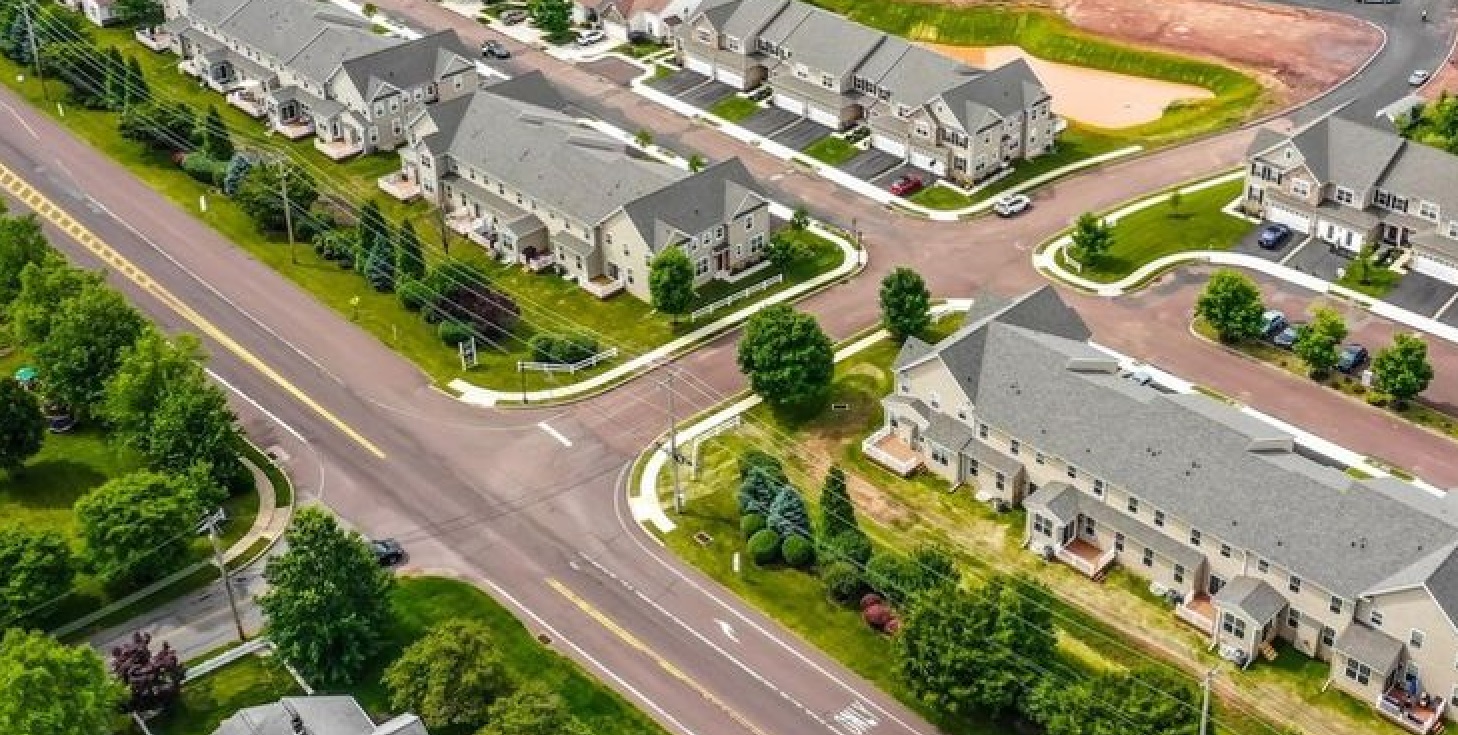 Benefits of Buying Plots in Gaur Yamuna City