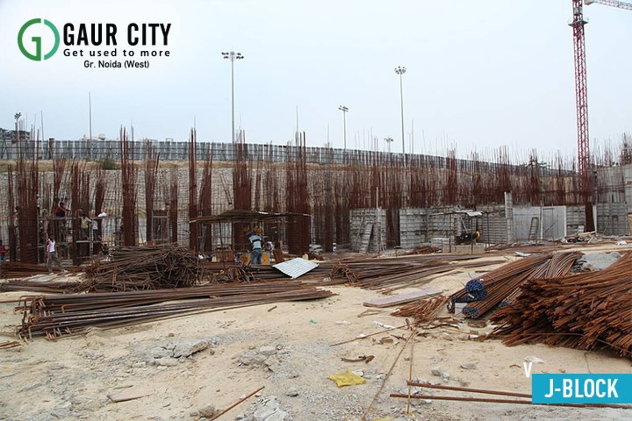 Gaur City 7th Avenue location and features