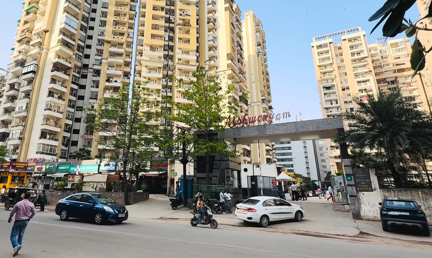 Gaur City 2 Resale 2/3/4 BHK Apartments Greater Noida West